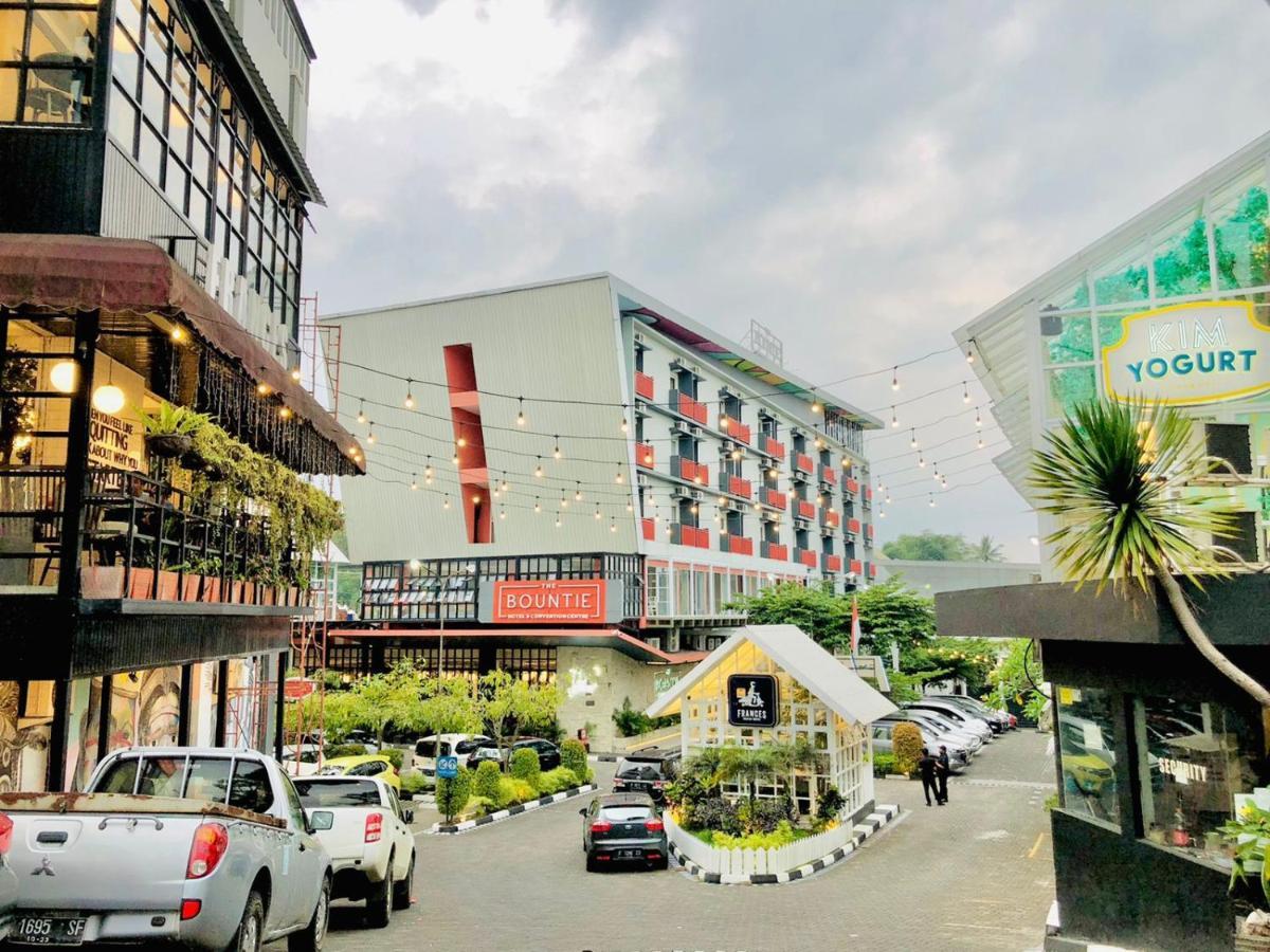 The Bountie Hotel And Convention Centre Sukabumi Exterior photo